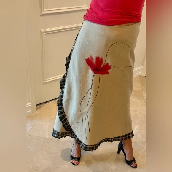 Elegant wraparound Linen Beige Skirt w Black Trim, Handpainted Flower,Size S-M - Picture 2 of 13